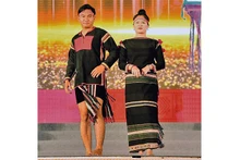Trang phục truyền thống của người Ê Đê.