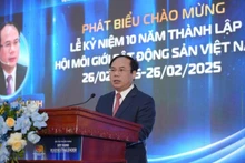 Bộ Xây dựng đề nghị các hội, hiệp hội cùng tham gia xây dựng mô hình Trung tâm giao dịch bất động sản và quyền sử dụng đất do nhà nước quản lý.