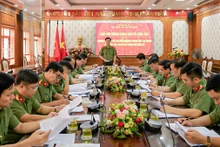 Thiếu tướng PGS, TS Trịnh Ngọc Quyên, Giám đốc Học viện An ninh nhân dân chủ trì họp Hội đồng Khoa học và Ðào tạo thông qua các Ðề án mở mã ngành đào tạo mới trình độ tiến sĩ.