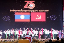 Tiết mục văn nghệ tại lễ kỷ niệm.