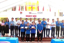 Ngày hội việc làm cho thanh niên Quảng Bình năm 2024 hỗ trợ thanh niên, lao động trẻ mong muốn làm việc trong nước và nước ngoài. (Ảnh TTXVN)