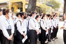 Giờ học ngoại khóa của sinh viên Trường đại học Ngoại ngữ-Tin học Thành phố Hồ Chí Minh. (Ảnh THẾ ANH)