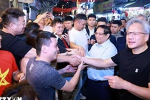 Thủ tướng cùng Chủ tịch Tập đoàn NVIDIA trải nghiệm Hà Nội về đêm