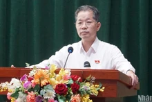 Bí thư Thành ủy Đà Nẵng Nguyễn Văn Quảng phát biểu tại buổi tiếp xúc cử tri sáng ngày 25/4. (Ảnh: ANH ĐÀO)