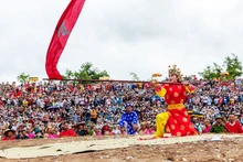 Một màn trình diễn tại Hội Gióng Phù Đổng. (Ảnh PHẠM QUỐC DŨNG)