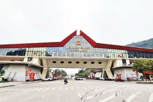 Cửa khẩu quốc tế Hữu Nghị, Cao Lộc (Lạng Sơn).