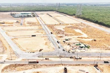 Khu tái định cư Long Đức phục vụ dự án xây dựng đường cao tốc Biên Hòa-Vũng Tàu đang gấp rút hoàn thành.