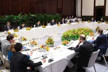 Thủ tướng Trung Quốc dự hội thảo với đại diện doanh nghiệp Đức tại Berlin.