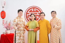 Nhóm Xẩm Hà Thành, gồm: Phạm Đình Dũng, Mai Tuyết Hoa, Nguyễn Quang Long và Trần Hậu.