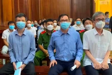 Các bị cáo tại tòa.