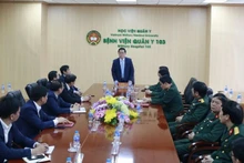 Đồng chí Nguyễn Trọng Nghĩa, Bí thư Trung ương Đảng, Trưởng Ban Tuyên giáo Trung ương phát biểu tại Bệnh viện Quân y 103.
