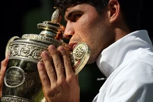 Alcaraz vô địch Wimbledon 2024 sau chiến thắng chóng vánh trước Djokovic