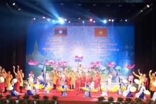 Lễ kỷ niệm 60 năm Ngày thiết lập quan hệ ngoại giao Việt Nam-Lào được tỉnh Hà Tĩnh tổ chức trang trọng, ấm tình đoàn kết.