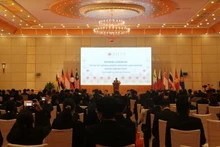 Thủ tướng Campuchia Samdech Techo Hun Sen đọc diễn văn khai mạc hội nghị.