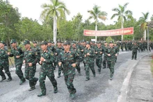 Cán bộ, chiến sĩ Bộ Chỉ huy Quân sự tỉnh Sóc Trăng tham gia “Ngày chạy thể thao quân sự” kết hợp “Ngày chạy Olympic”.