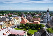 Nhiệt độ trung bình tại thủ đô Prague, CH Séc lên tới 12,8 độ C (55 độ F) trong năm 2023. (Ảnh: CNN)