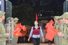 Nghệ sĩ Nhân dân Thu Hà tham dự Tuần phim.