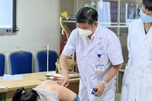 Khám, tư vấn miễn phí bệnh lý vẹo cột sống ở trẻ em