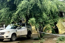 Cơ quan chức năng phong tỏa hiện trường, điều tra vụ việc.