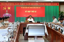 Ban Chấp hành Trung ương Đảng xem xét để đồng chí Đinh Tiến Dũng thôi giữ các chức vụ lãnh đạo và nghỉ công tác
