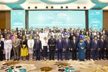 Chủ tịch Quốc hội Trần Thanh Mẫn với các trưởng đoàn và đại biểu quốc tế chụp ảnh chung. Ảnh: Doãn Tấn - TTXVN