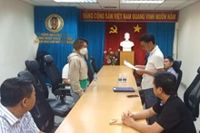 Cơ quan Cảnh sát điều tra, Công an tỉnh Đồng Tháp công bố quyết định truy nã đối tượng Nguyễn Thị Ánh Nga. 