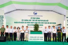 Lãnh đạo tỉnh Bình Dương phát động “Tết trồng cây đời đời nhớ ơn Bác Hồ”.