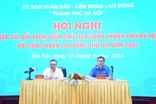 Lãnh đạo thành phố Hà Nội đối thoại với công nhân, người lao động Thủ đô.