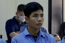 Bị cáo Nguyễn Minh Tú là người cầm đầu đường dây mua bán hoá đơn giá trị gia tăng bị tuyên phạt 7 năm tù.