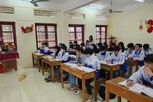 Giáo viên chú ý phát hiện, bồi dưỡng, phát triển đảng viên từ học sinh ở miền núi Thanh Hóa. 