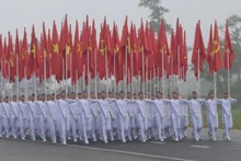 Khối cờ Đảng, cờ Tổ quốc trong buổi hợp luyện.