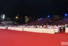 Các đại biểu tham dự lễ hội.