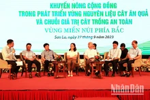 Đại biểu thảo luận tại hội thảo khuyến nông cộng đồng trong phát triển vùng nguyên liệu cây ăn quả và chuỗi giá trị cây trồng an toàn vùng miền núi phía bắc. 