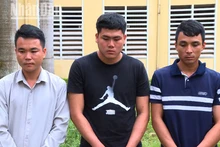 Các đối tượng: Vì Văn Hà, Lò Văn Hoàng, Lò Văn Thương (từ trái qua phải). (Ảnh: TRUNG HIẾU)