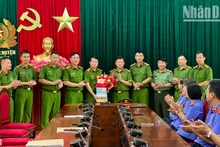 Ban Giám đốc Công an tỉnh Sơn La khen thưởng Ban Chuyên án.