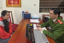 Công an xét hỏi đối tượng liên quan vụ trọng án.