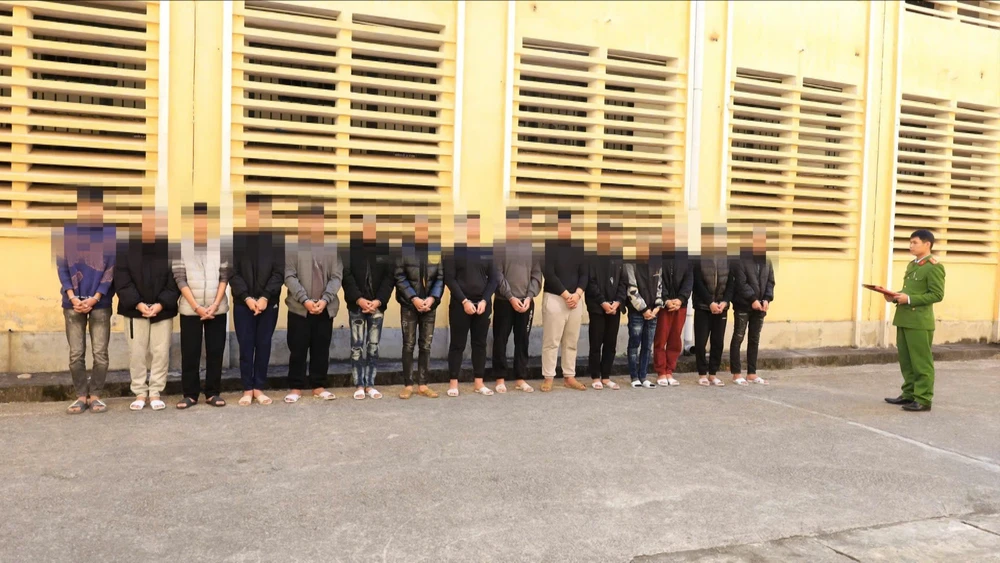 Các đối tượng tại cơ quan Công an.