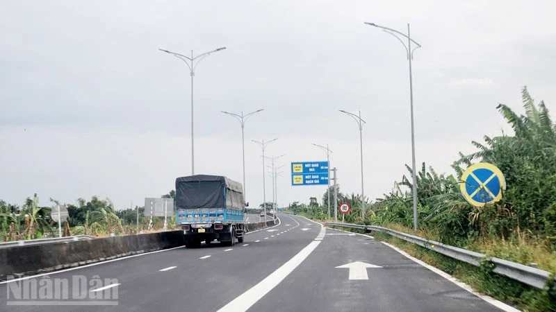 Một đoạn thuộc Dự án nâng cấp mặt đường tuyến Lộ Tẻ- Rạch Sỏi.