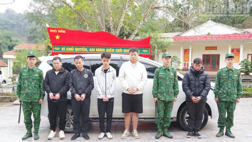 Các đối tượng bị lực lượng Bộ đội Biên phòng Lạng Sơn bắt giữ.