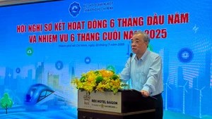 Chủ tịch Huba Nguyễn Ngọc Hòa phát biểu tại hội nghị.