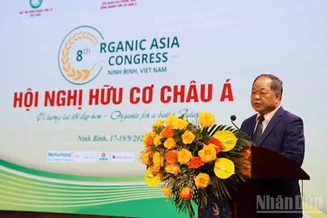 Chủ tịch Hiệp hội Nông nghiệp Hữu cơ Việt Nam Hà Phúc Mịch phát biểu khai mạc Hội nghị hữu cơ châu Á ngày 17/9.
