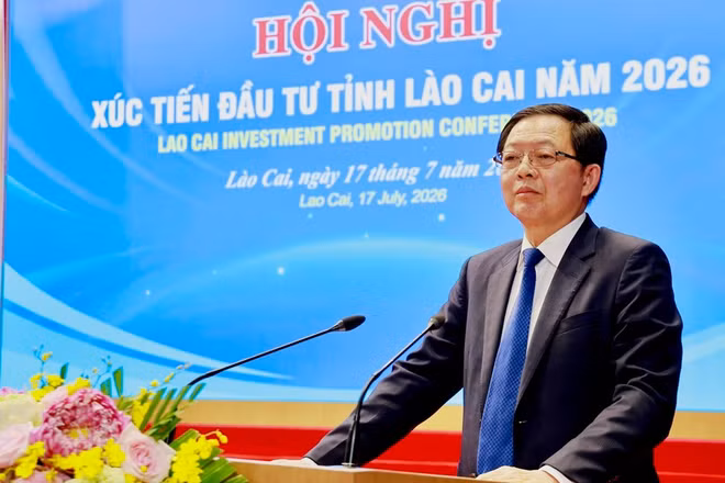 Phó Thủ tướng Hồ Quốc Dũng phát biểu tại hội nghị. (Ảnh: THANH SƠN)