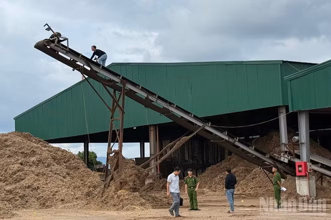 Hiện trường xảy ra vụ tai nạn lao động. (Ảnh: THANH SƠN)