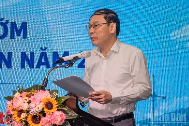Thứ trưởng Nông nghiệp và Môi trường Lê Công Thành phát biểu tại hội nghị.