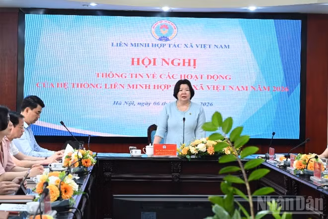 Bà Cao Xuân Thu Vân Chủ tịch Liên minh Hợp tác xã Việt Nam chủ trì "Hội nghị thông tin về Tháng hành động vì Hợp tác xã năm 2026", ngày 6/4.