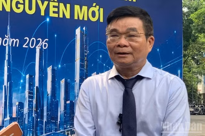 Giáo sư, Tiến sĩ Ngô Thắng Lợi, Giảng viên cao cấp, Đại học Kinh tế Quốc dân trả lời phỏng vấn sáng 20/8, tại Hà Nội.