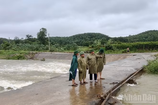 Bộ Nông nghiệp và Môi trường đề nghị các địa phương tăng cường kiểm tra, đánh giá an toàn đập, hồ chứa thủy lợi trước nguy cơ xảy ra mưa lũ cực đoan.