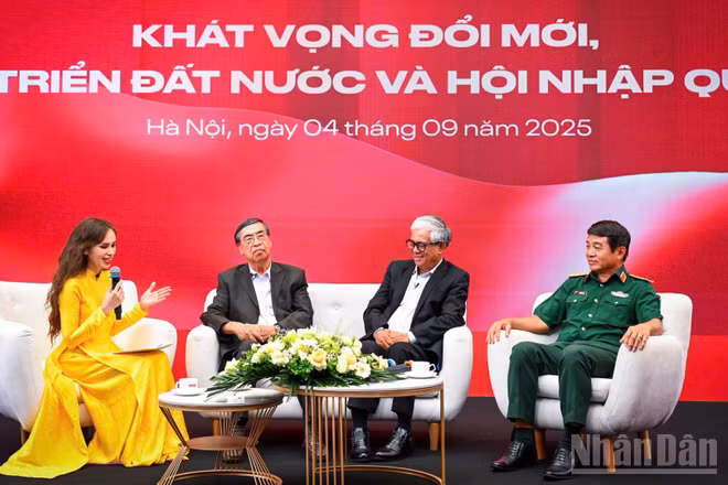Tọa đàm “Khát vọng đổi mới, phát triển đất nước và hội nhập quốc tế” chiều 4/9 do Báo Nhân Dân tổ chức tại Hà Nội.