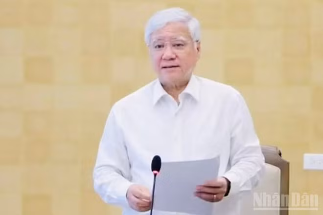 Đồng chí Đỗ Văn Chiến phát biểu tại buổi làm việc. (Ảnh: THANH SƠN).