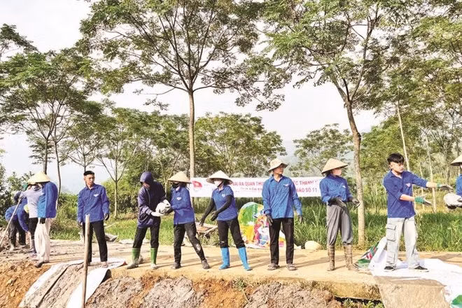 Cải tạo đường giao thông tại thôn Quýt, xã Yên Bài.